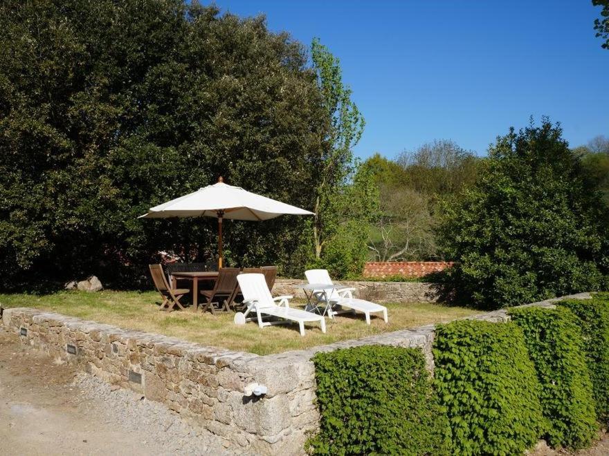 L'Escale Du Bocage Piscine Couverte Chauffee La Flocelliere Bagian luar foto