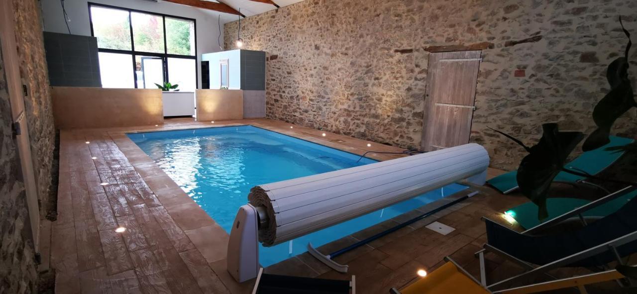 L'Escale Du Bocage Piscine Couverte Chauffee La Flocelliere Bagian luar foto