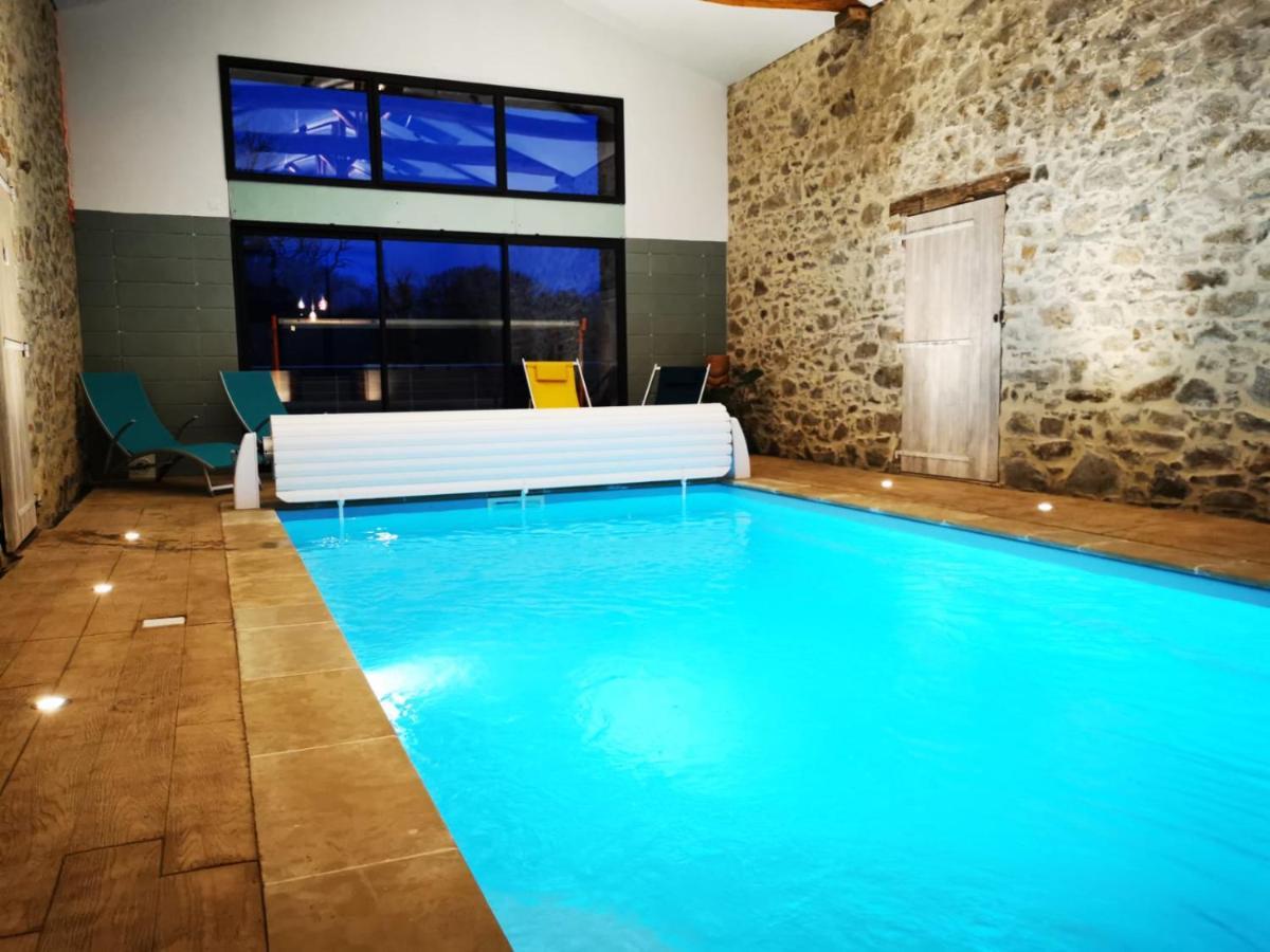 L'Escale Du Bocage Piscine Couverte Chauffee La Flocelliere Bagian luar foto